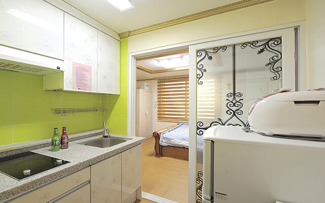 Daecheon Mama Pension