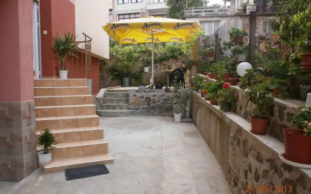 Kupenova Guest House