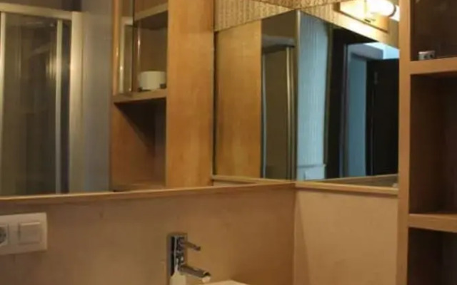 Apartment - 3 Bedrooms with WiFi - 107786