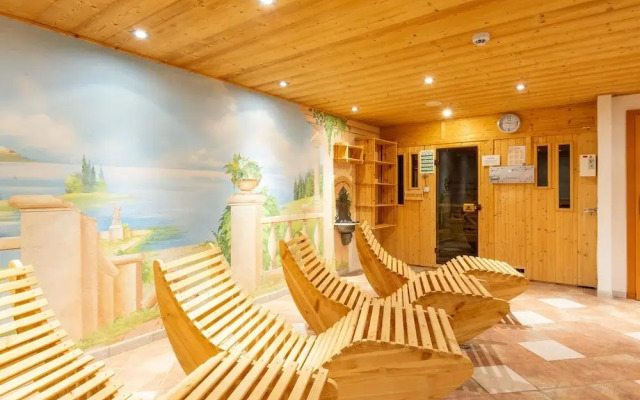 Spacious Apartment With Solarium