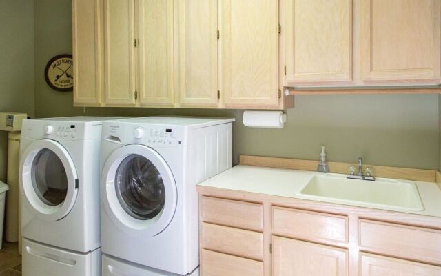 Bozeman - East Gallatin Retreat