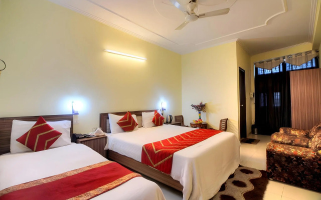 ADB Rooms Hotel Noratan Palace
