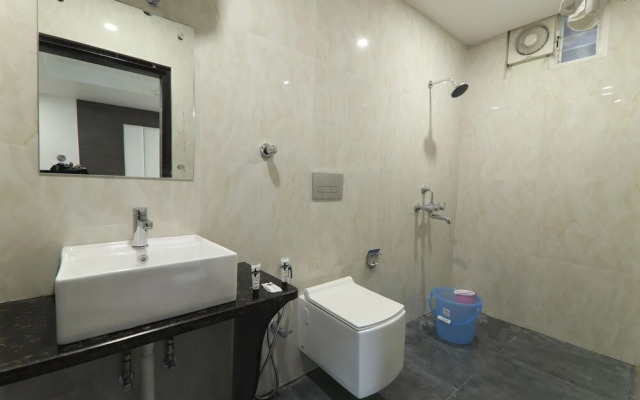 OYO 6709 Hotel L N International