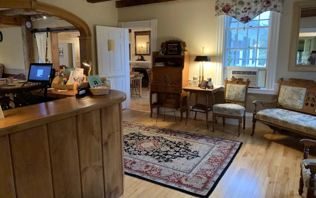 Lovett's Inn and Restaurant