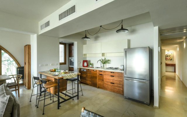 Andromeda 3 Bd apartment with pool & sea view