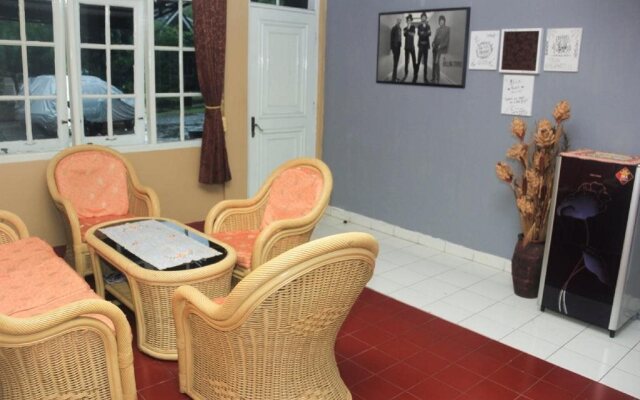 PELE Backpacker Guesthouse