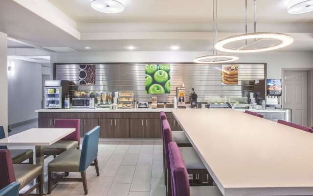 La Quinta Inn & Suites by Wyndham Bay City