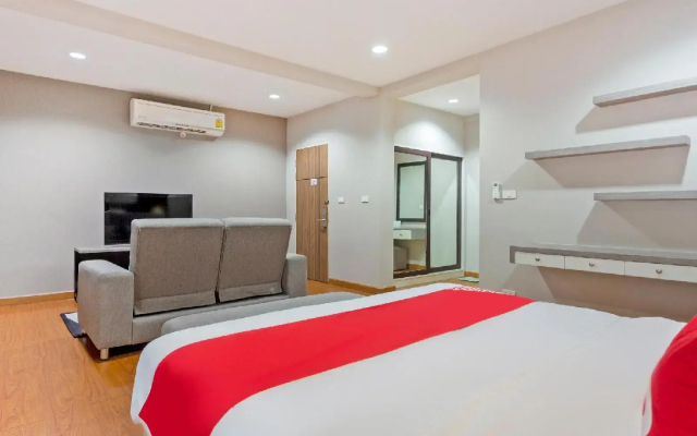 OYO 995 Blue Cafe Apartment