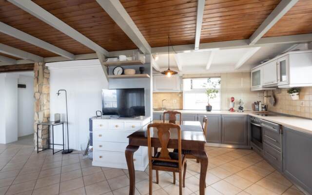 Sunny Loft With a Panoramic View