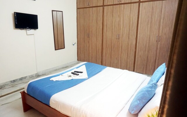 OYO 18454 Hallmark Inn Begumpet