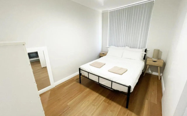 Studio 101 - First floor Fremantle studio apartment