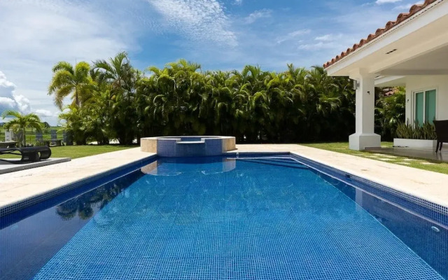 The Golf Oasis Villa by Acomodo