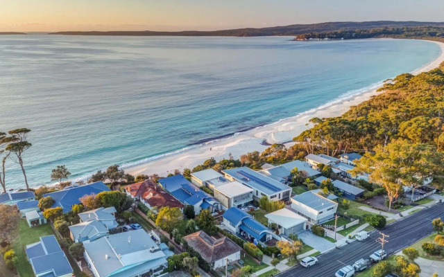 Elandra Absolute Beach Front Luxury