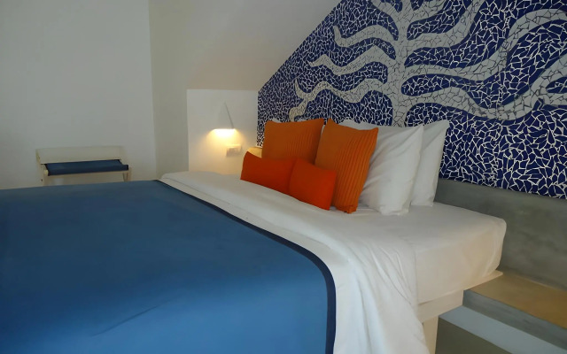 Trinco Blu by Cinnamon