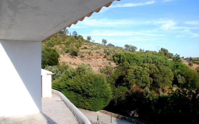 Villa With 2 Bedrooms in Alenquer, With Wonderful Mountain View, Priva