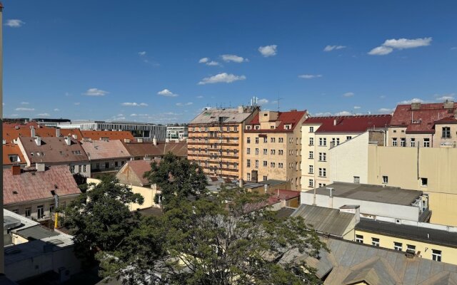 Remarkable 1-bed Apartment in Praha