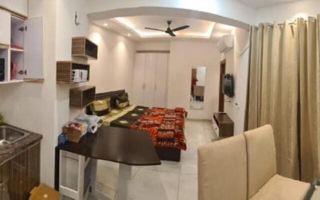 NE-1st time in Noida Stay In mall