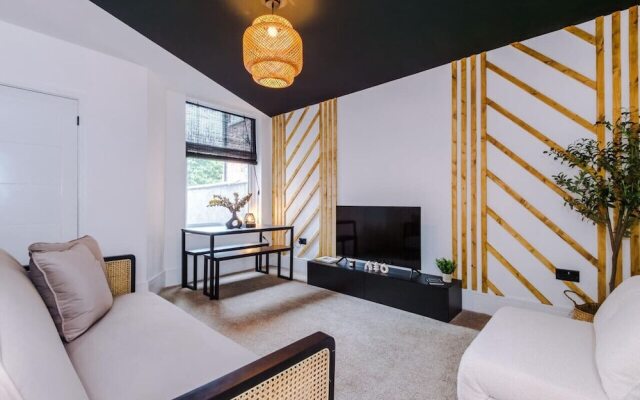 Modern & Chic Four Bedroom Home