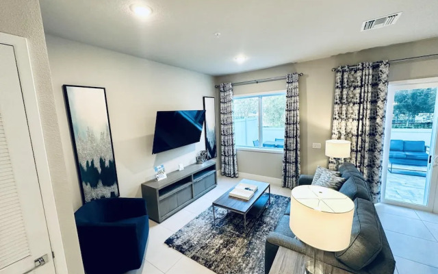 Beautiful Condo at Reunion