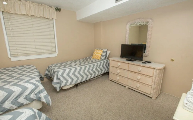 Dolphin Point 202A - 2 Br Condo