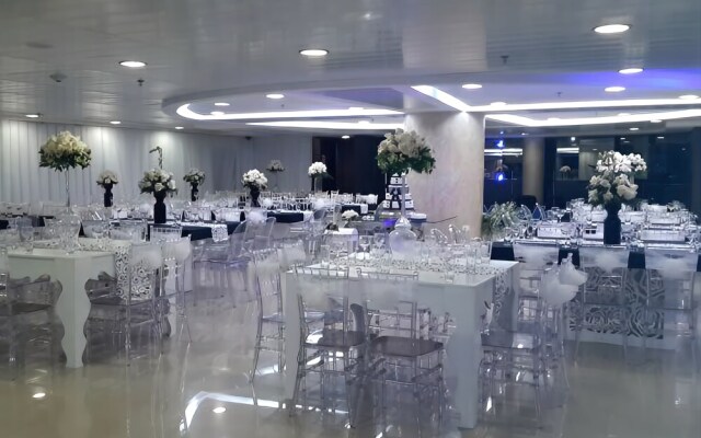 Hotel Plaza Meru
