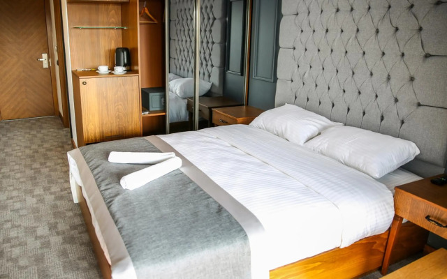 New Gate Hotel