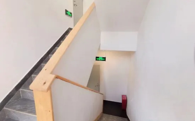 Fuxian Lake Yunli Inn