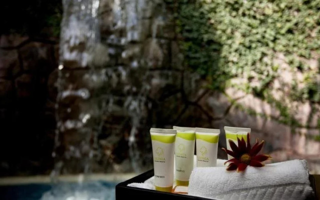 Leonia Holistic Destination