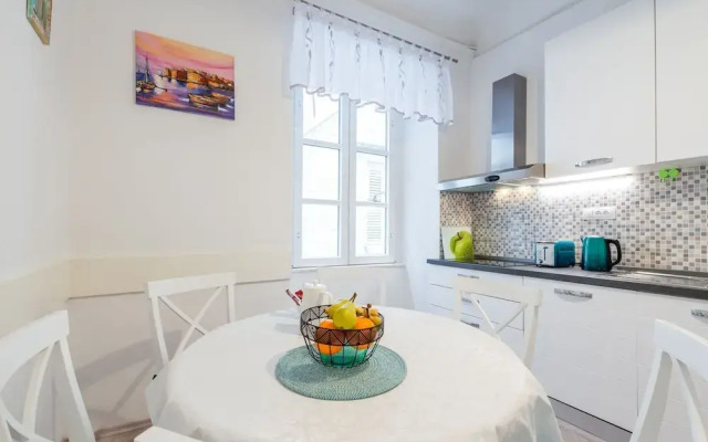 Old Town Finest - Two-bedroom Apartment - Lucarica 4 Street