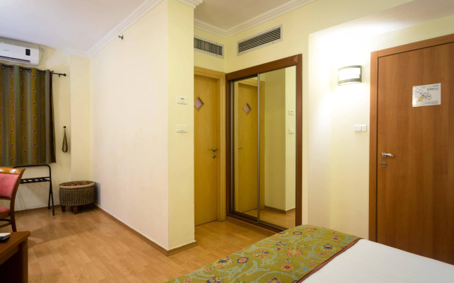 Beach Hotel by Zvieli hotels