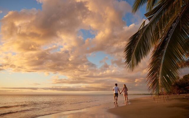 DoubleTree Resort by Hilton Hotel Fiji - Sonaisali Island