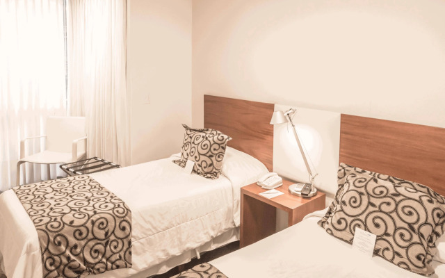 Palm Beach Plaza Hotel