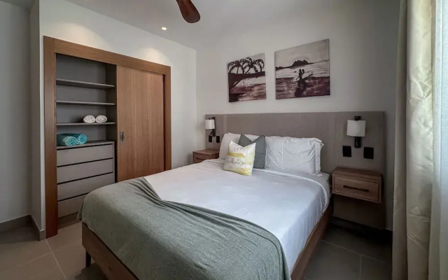 Spectacular Golf Front 3BR Apartment!