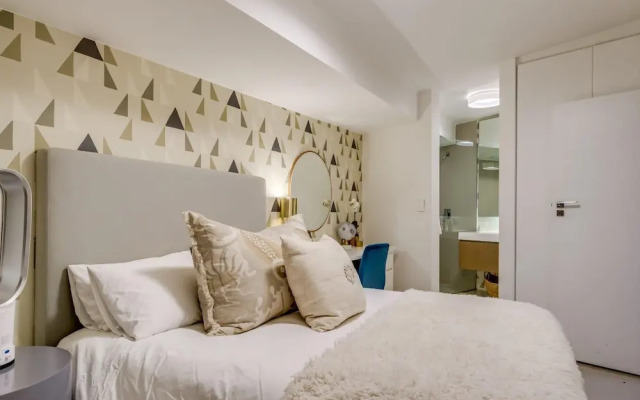 Beautifully Designed Villa w Sweeping Views Belle View