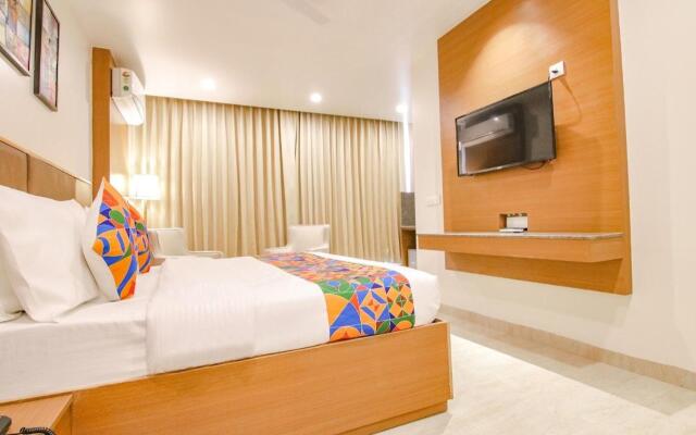 Saltstayz Select - Huda City Center