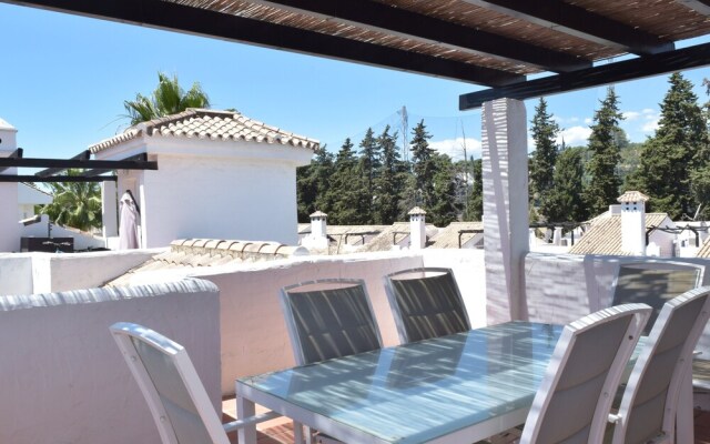 Apartamentos y Casas Serinamar Marbella