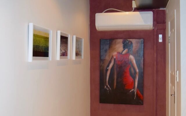 Modern 3 Bedroom Apartment in Central Cape Town