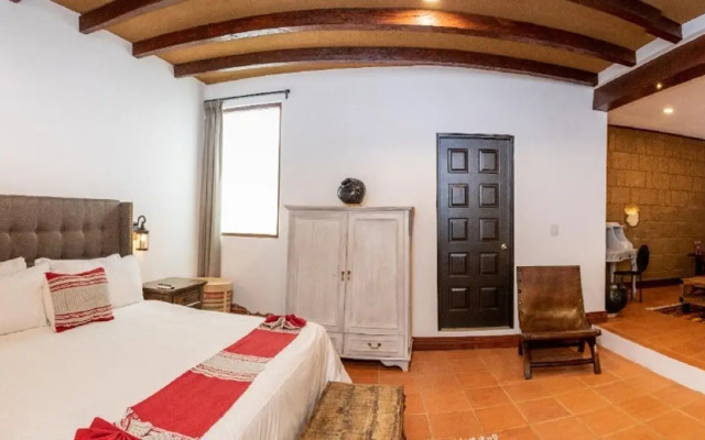 Casa de Adobe Gallery & Luxury Boutique