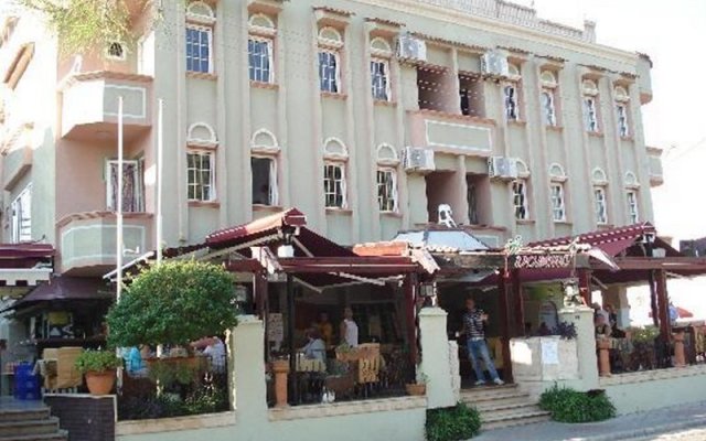 Domino Palace Hotel