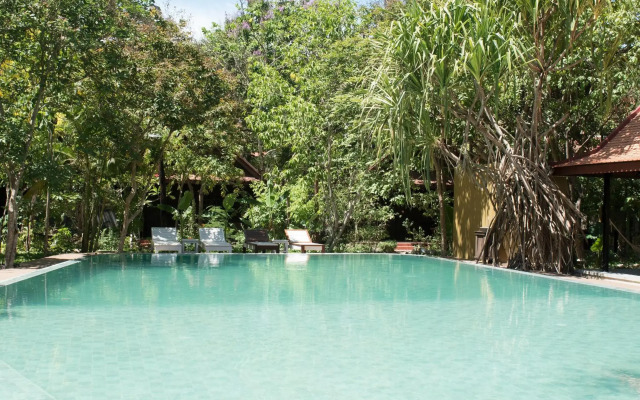 Palm Village Resort & Spa
