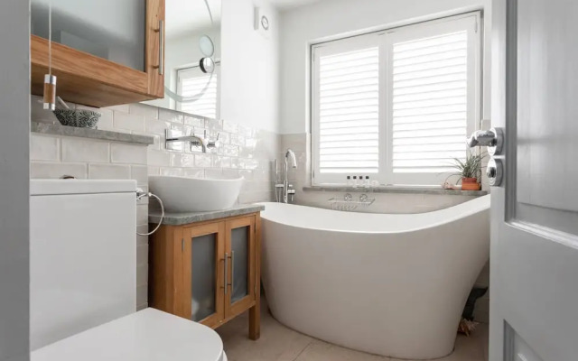 Molyneux Street II by Onefinestay