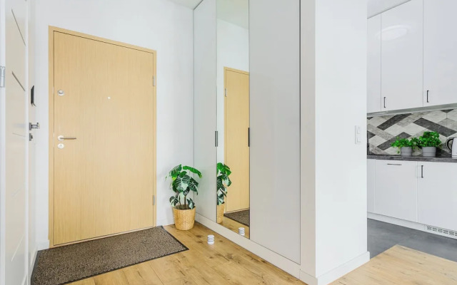 Lumina lux apart near railway station