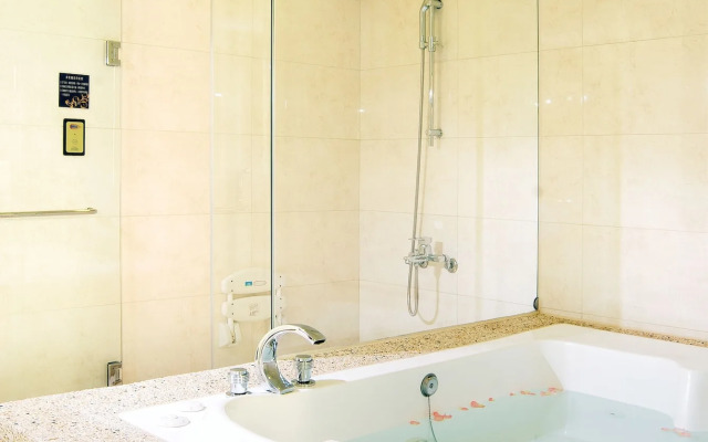 The Riverside Hotel & Motel