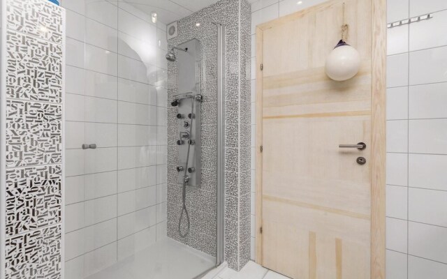 Nice Home in Kampor With 7 Bedrooms, Internet and Outdoor Swimming Pool