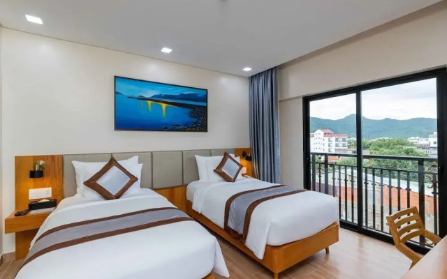 Marina Bay Con Dao Hotel