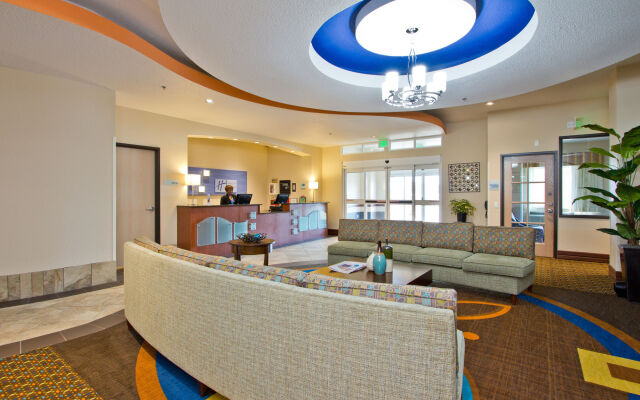 Holiday Inn Express Hotel & Suites Denver East-Peoria Street by IHG