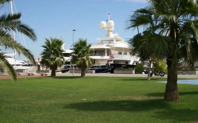 B&B Boat St. Katharine Barcelona