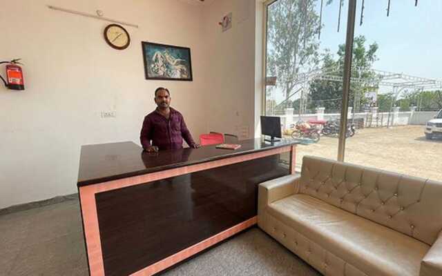 Fabhotel Kalawati Palace