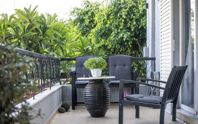 Villa Lilienne - Tranquil Escape With Private Garden Balcony