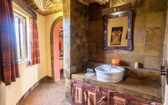 Rhino Watch safari Lodge